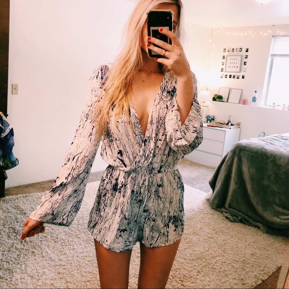 Betro Simone Long Sleeve Blue Romper Size Medium